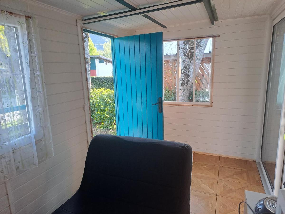 Chalet Pour 5 Personnes Equipe Sur Emplacement Privatif Dans Camping 4 Etoiles Appartenant Et Gere Par Un Particulier Hotel Foix Kültér fotó