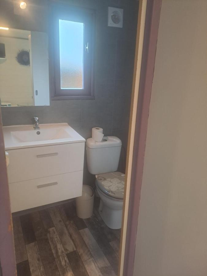 Chalet Pour 5 Personnes Equipe Sur Emplacement Privatif Dans Camping 4 Etoiles Appartenant Et Gere Par Un Particulier Hotel Foix Kültér fotó