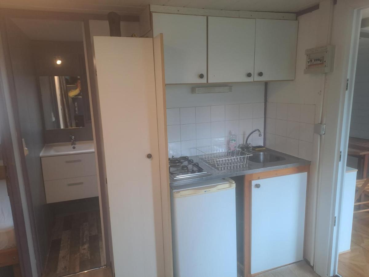 Chalet Pour 5 Personnes Equipe Sur Emplacement Privatif Dans Camping 4 Etoiles Appartenant Et Gere Par Un Particulier Hotel Foix Kültér fotó