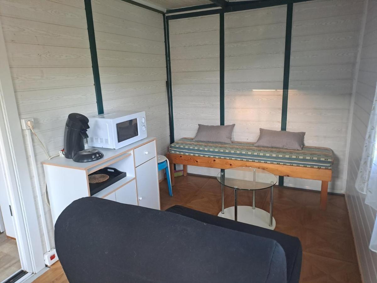 Chalet Pour 5 Personnes Equipe Sur Emplacement Privatif Dans Camping 4 Etoiles Appartenant Et Gere Par Un Particulier Hotel Foix Kültér fotó