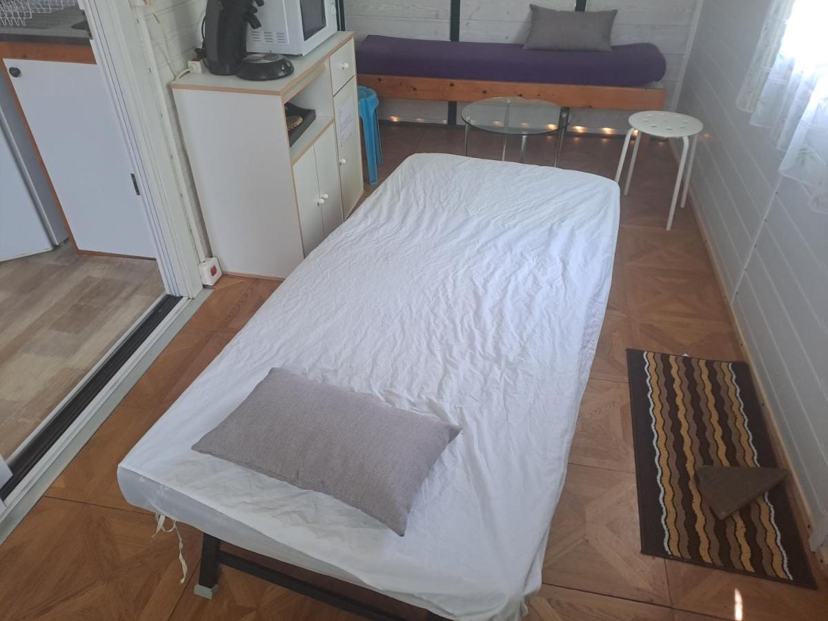 Chalet Pour 5 Personnes Equipe Sur Emplacement Privatif Dans Camping 4 Etoiles Appartenant Et Gere Par Un Particulier Hotel Foix Kültér fotó
